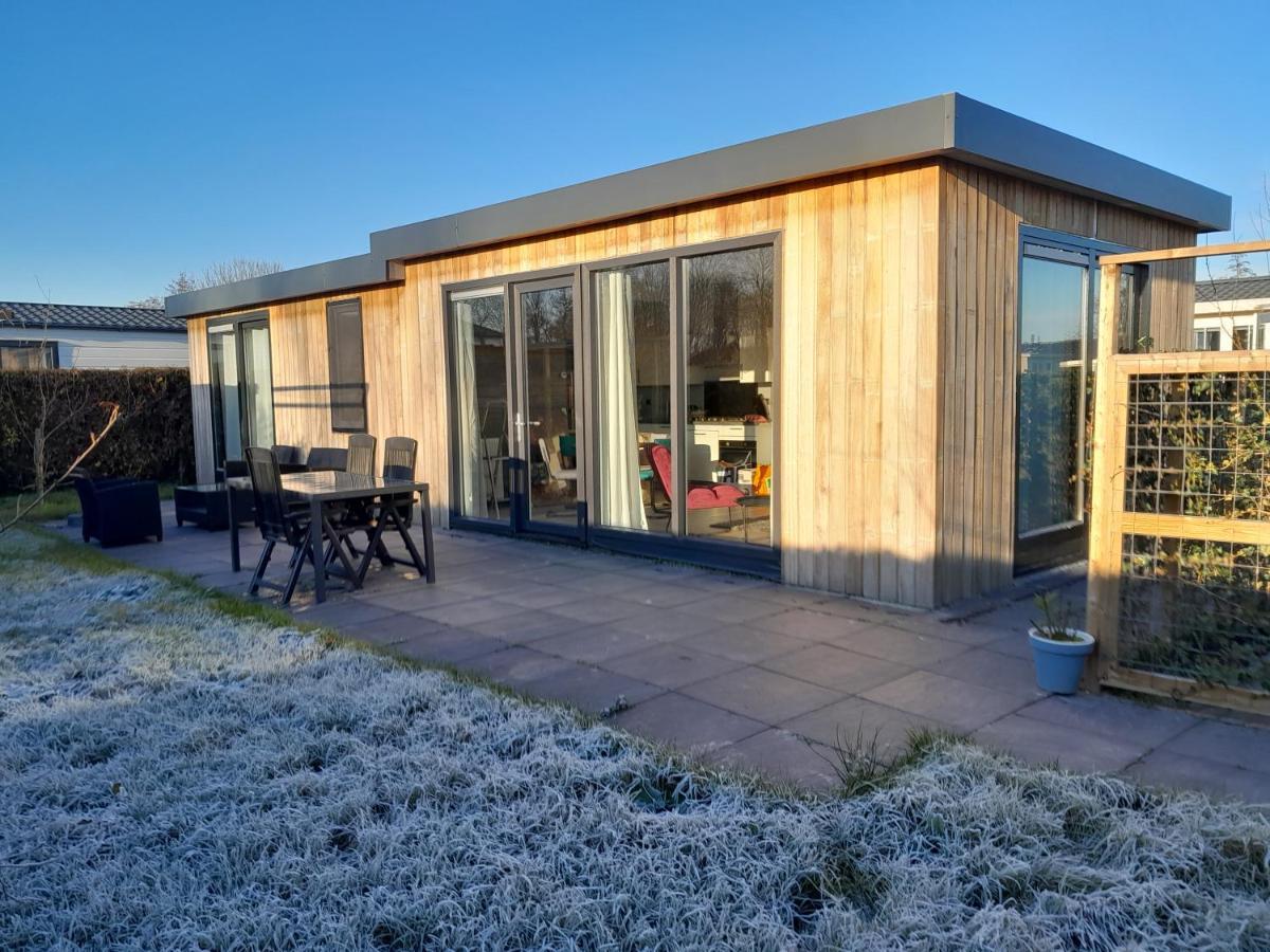 Luxe 5 Persoons Bungalow Op Rustig Vakantiepark Nabij Leeuwarden Dronrijp Экстерьер фото