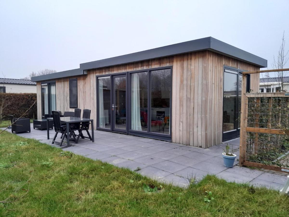 Luxe 5 Persoons Bungalow Op Rustig Vakantiepark Nabij Leeuwarden Dronrijp Экстерьер фото
