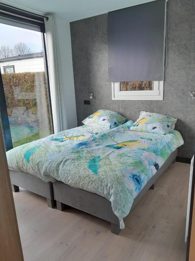 Luxe 5 Persoons Bungalow Op Rustig Vakantiepark Nabij Leeuwarden Dronrijp Экстерьер фото